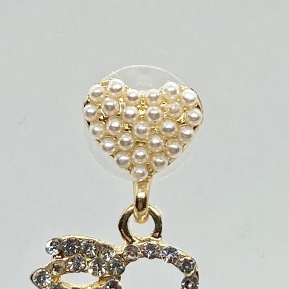 Pearl and Rhinestone Dangle Easter Bunny Rabbit Earring Pair - Picture 4 of 13